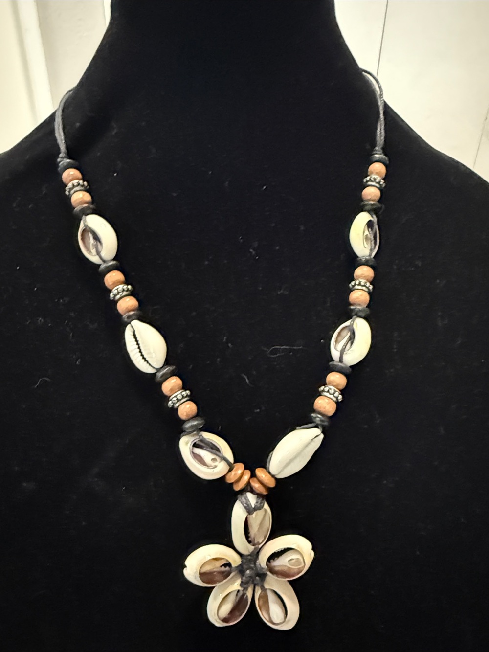 Source Unknown Cream and Brown Cowrie Flower Necklace